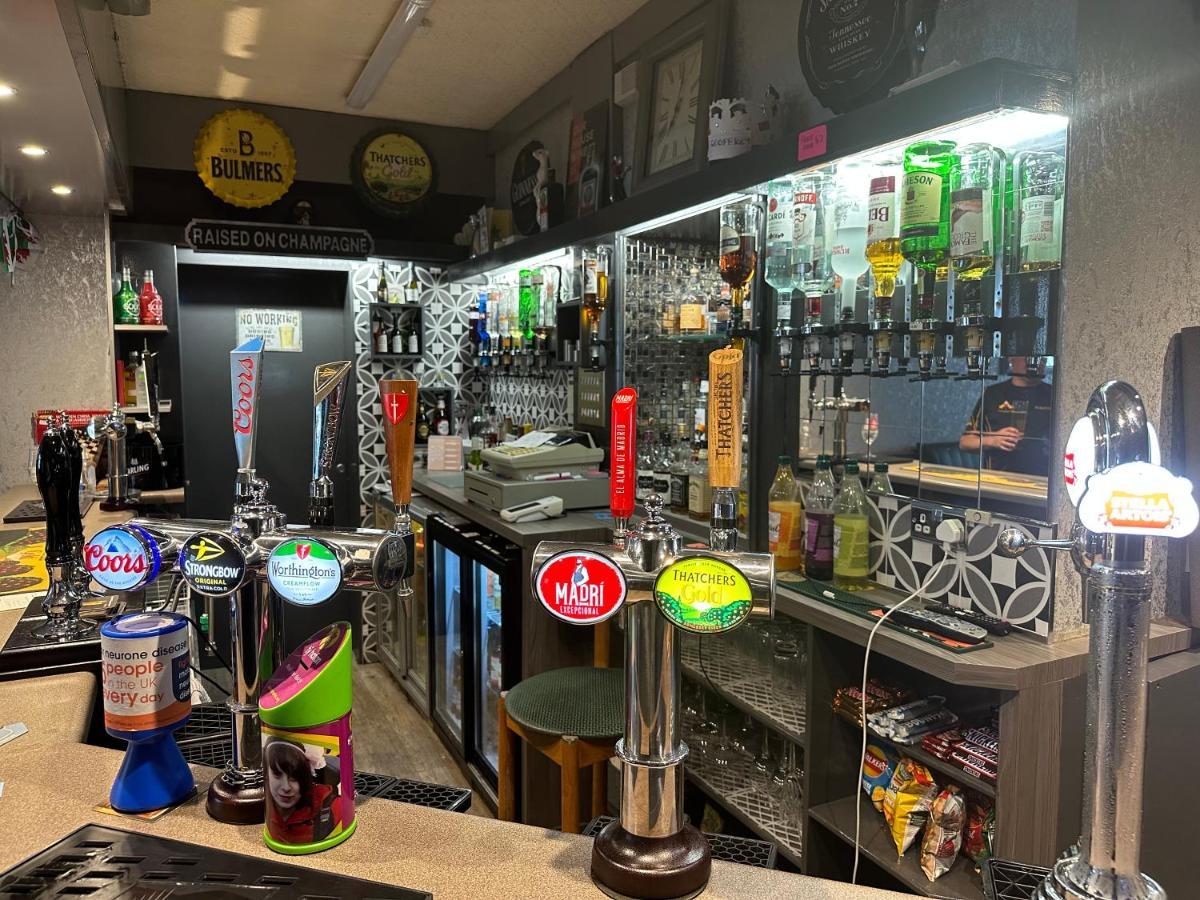 The Angel Inn Troed-y-rhiw Екстер'єр фото